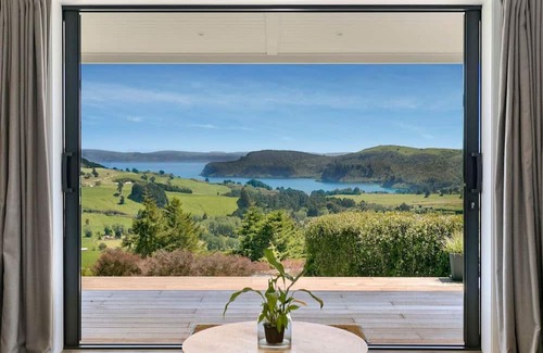 Acacia Bay House | Views over Whakaipo Bay - elevated over lake and countryside with privacy & stunning views