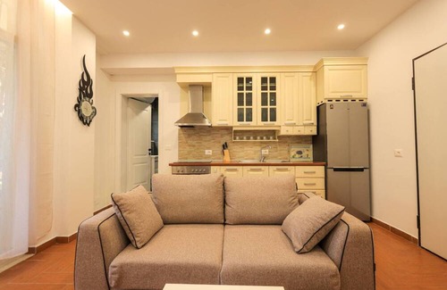 Ishem Apartment | Lura Apartment 001 in Durrës
