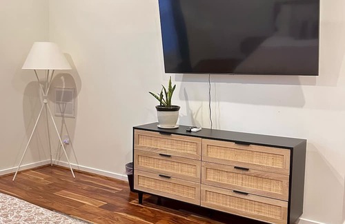 East Downtown Houston House | In the heart of Houston with skyline view rooftop!