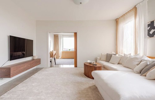 Ostermalm Apartment | 180 Sqm 5BR Apartment with Stunning View in Östermalm