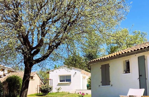 Saint-Quentin-la-Poterie House | Provencal house with pool house in the heart of a beautiful Uzège village