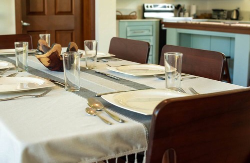 San Juan House | 4-Bedroom House in Beautiful Tela with AC, WiFi, Private Pool, Generator