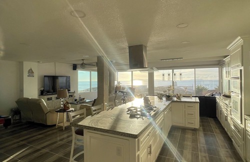Playas De Tijuana House | Beautiful 4 story beach house with amazing rooftop located in Tijuana-Rosarito.