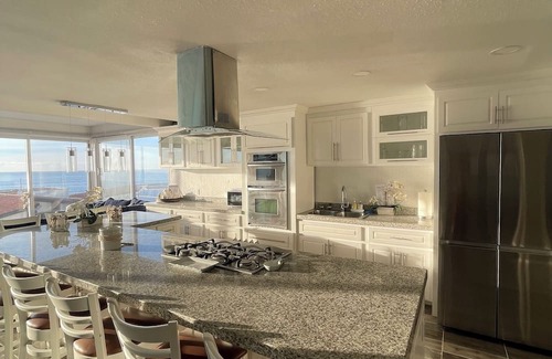 Playas De Tijuana House | Beautiful 4 story beach house with amazing rooftop located in Tijuana-Rosarito.