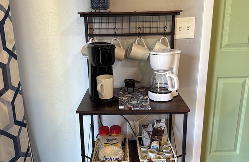 Pine Ridge House | Charming spacious 2-bedroom cottage in the heart of Beverly Hills, Florida .