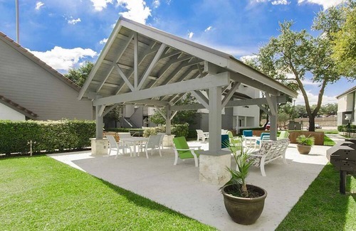 Medical Center District Apartment | Charming Cozy Retreat with WiFi & Fitness Room Access