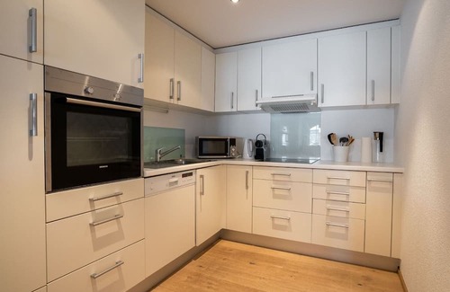 Zermatt Apartment | Spacious 3 bedroom apartment, south facing with partial Matterhorn view