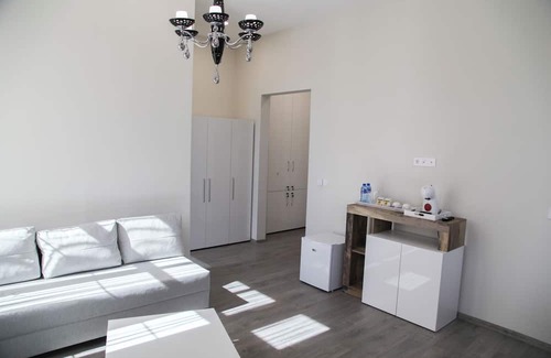 Slivek Apartment | Hotel Corner House in lovely Lovech with WiFi, AC