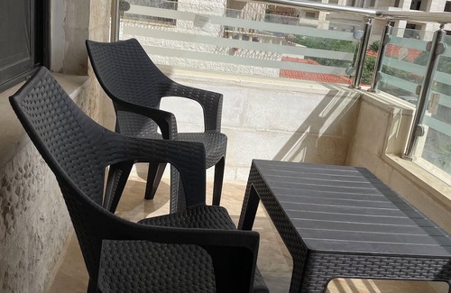 Suwailih Apartment | (5) 3-bedroom quiet apartment with free parking, balcony & sitting areas.