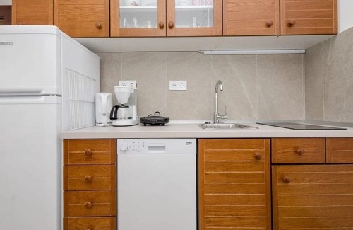 Rab Apartment | One bedroom apartment with terrace and sea view Palit, Rab (A-24303-c)
