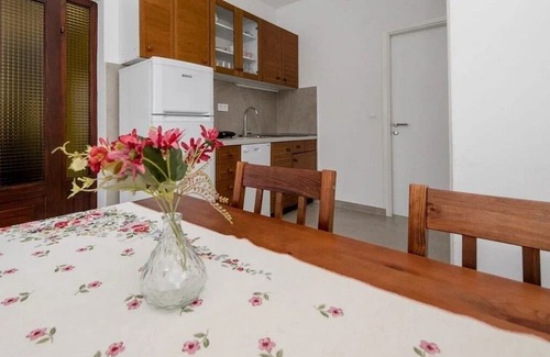 Rab Apartment | One bedroom apartment with terrace and sea view Palit, Rab (A-24303-c)