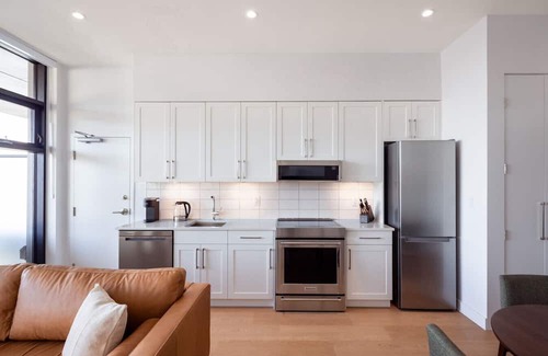 Regional District of Nanaimo Apartment | Suite 105 - One-Bedroom Oceanview King Suite | Pet Friendly