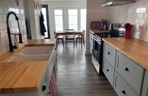 Meaford Cottage | Cozy Cottage on Georgian Bay with Stunning View, Close to All Amenities