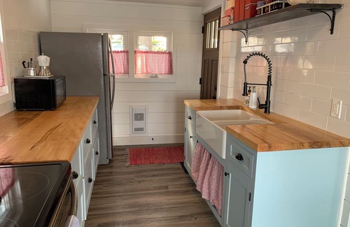 Meaford Cottage | Cozy Cottage on Georgian Bay with Stunning View, Close to All Amenities