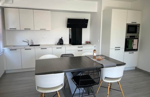La Garde Apartment | Detached 85m2 upper villa