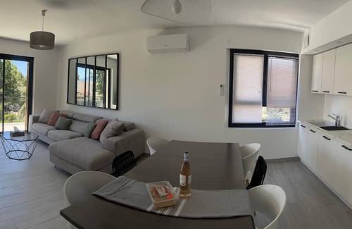 La Garde Apartment | Detached 85m2 upper villa