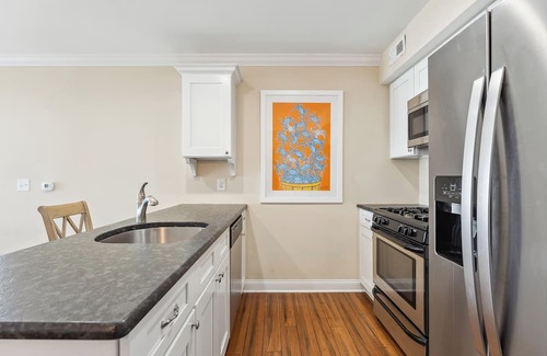 Townsend's Inlet Condo | The Dunes Sleeps 8 with a View