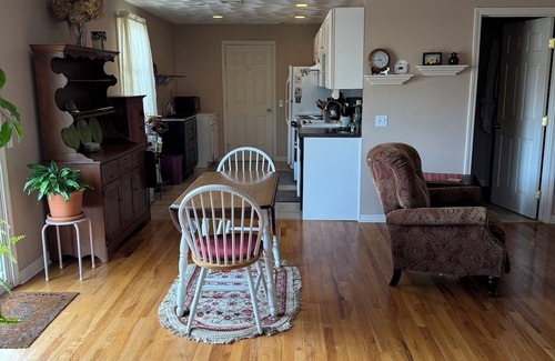 Swansea Apartment | Airy and sunny 2nd floor, privately accessed 1 bedroom apartment in Swansea, MA.
