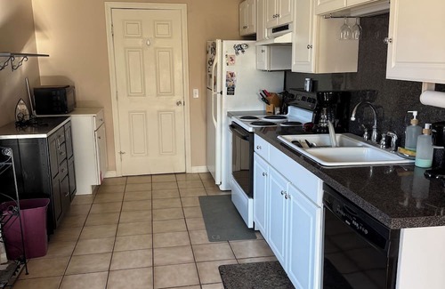 Swansea Apartment | Airy and sunny 2nd floor, privately accessed 1 bedroom apartment in Swansea, MA.