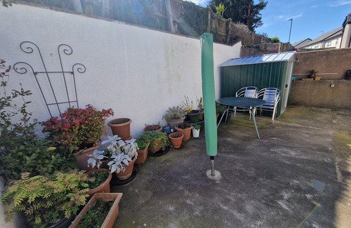 Conwy House | Family Cottage with Castle View, short walk into Conwy Town.
