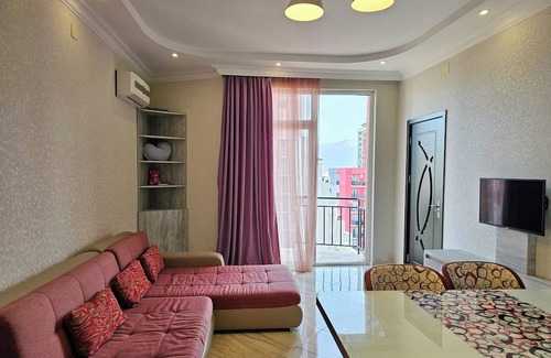 New Boulevard Apartment | Spacious 1-Bedroom Apartment 5-Min Walk to the Sea