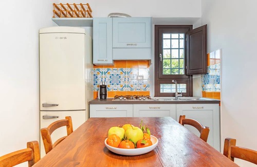 Vaglia Villa | La vita è bella - Four Bedroom Villa, Sleeps 9