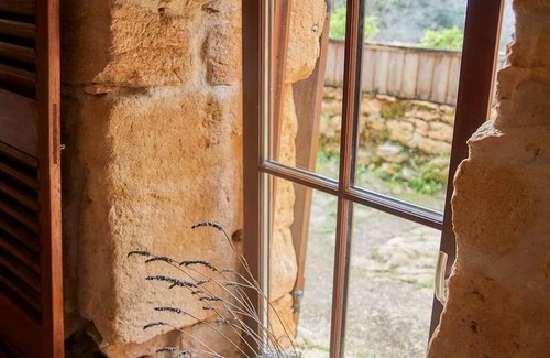 Vitrac House | The Troglodyte cave Suite