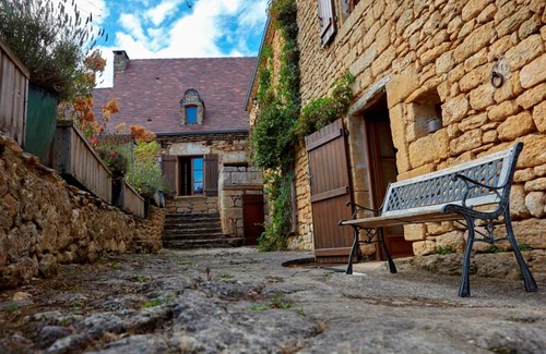 Vitrac House | The Troglodyte cave Suite