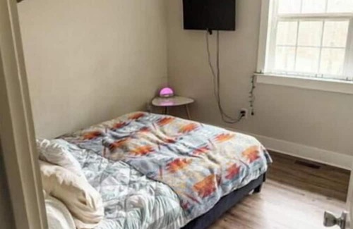 Fairview Cottage | Charming 5-bedroom cottage with WiFi, AC in lovely Fairview
