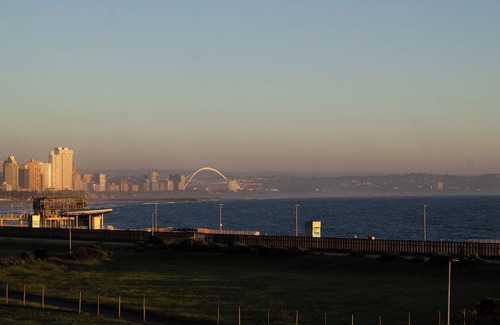 Durban Apartment | Luxury 4-Bedroom Apartment with Stunning Seaviews & Aircon – Your Dream Escape