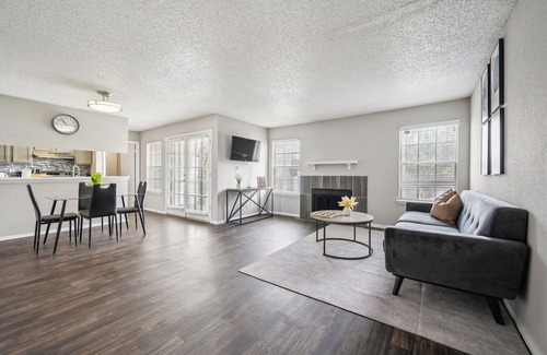 Bedford Apartment | 3001 Crystal Springs 721 I Spacious 1 Bed 1 Bath