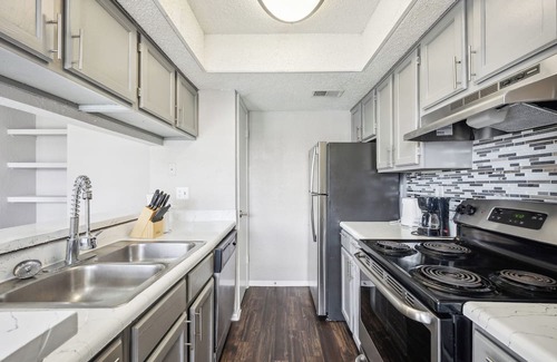 Bedford Apartment | 3001 Crystal Springs 721 I Spacious 1 Bed 1 Bath