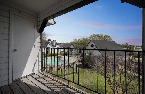Bedford Apartment | 3001 Crystal Springs 723 I Spacious 2 Bed 2 Bath
