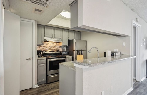 Bedford Apartment | 3001 Crystal Springs 723 I Spacious 2 Bed 2 Bath