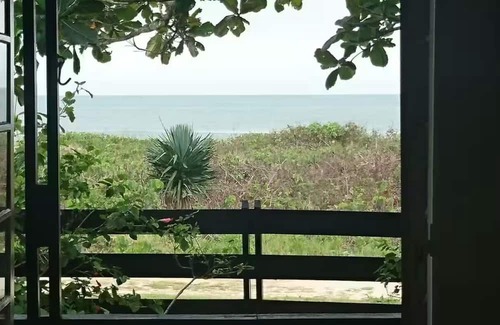 Guaratuba Apartment | FACING THE SEA literally