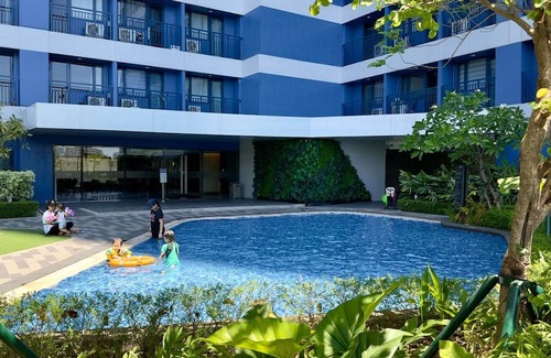 Salcedo Village Condo | ART's Nest at Air Residences Vibrant Condo in Makati central business district