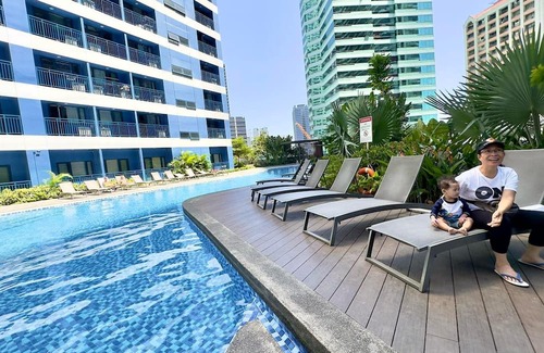 Salcedo Village Condo | ART's Nest at Air Residences Vibrant Condo in Makati central business district