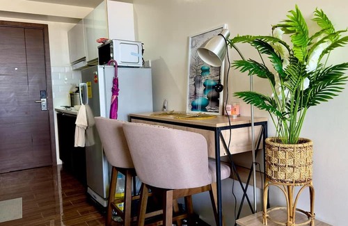 Salcedo Village Condo | ART's Nest at Air Residences Vibrant Condo in Makati central business district