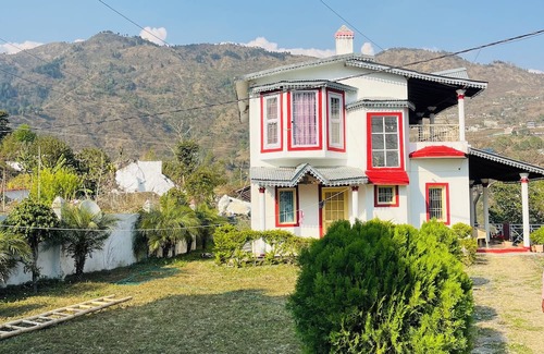 Bhimtal Cottage | Serene 4-Bedroom Cottage in Bhimtal – Hill Views & Cozy Place