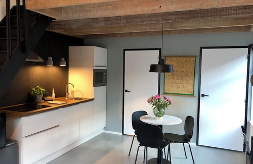 Heerlen Apartment | Apartment in south Limburg for two people in old school with sunny garden