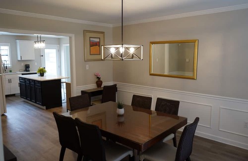 Ellendale House | Modern & Roomy 5- Bedrooms Home with Pool, Near Shelby Farms Park