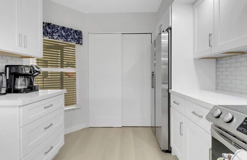 Marco Island Condo | Fresh Marco Condo l Lush Views