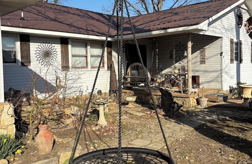 Hohenwald Other | Peaceful & Charming 3-bedroom farmhouse with AC, WiFi! in peaceful Hohenwald