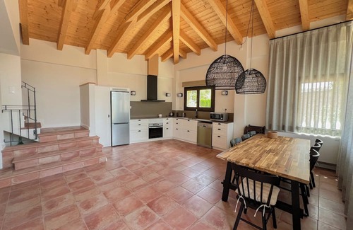 Vilanova de Meia House | Cal Gabarró - House for 12 people with swimming pool, WiFi, AC and BBQ