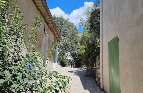 Puyloubier House | 3-room 1-level village house at the foot of the Montagne Sainte Victoire.