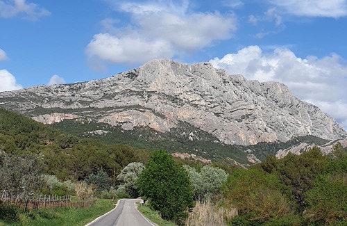 Puyloubier House | 3-room 1-level village house at the foot of the Montagne Sainte Victoire.