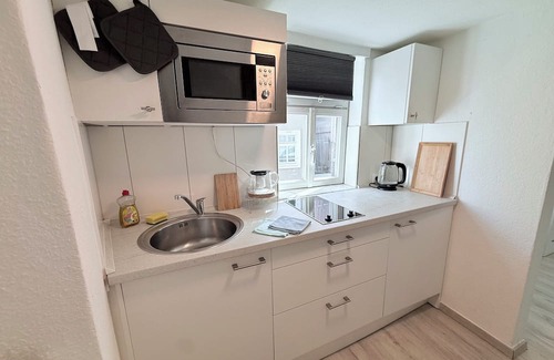 Coburg Apartment | StudioApart 01 - Coburg City
