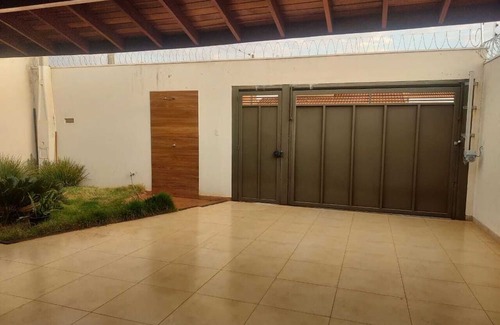 Barretos House | Casa Nova Area Gourmet, 03 Quartos e 03 Banheiros, Completa em Barretos