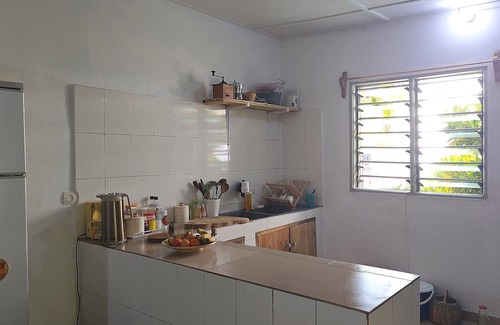 Aneho Villa | Room with lounge and garden near the beach in Aneho. Quiet neighborhood.