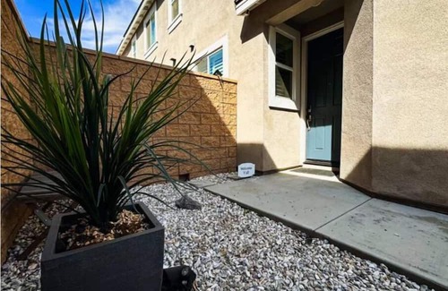 Jurupa Valley Apartment | Sweet & Cozy Stay 2-bedroom studio with AC, WiFi in amazing Jurupa Valley